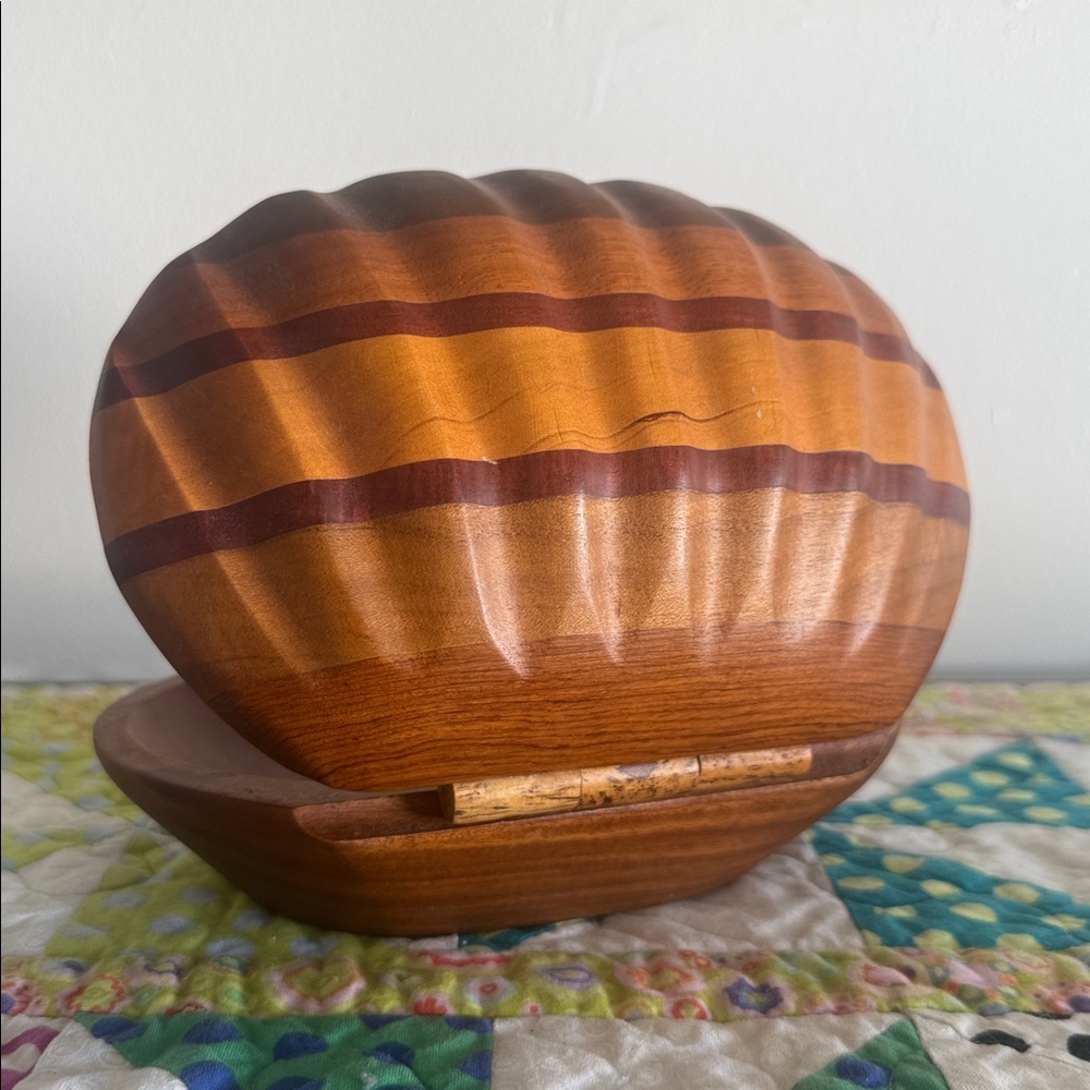 Vintage Handcrafted Wood Clamshell Trinket Box - Picture 3 of 4